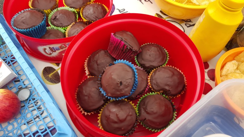 Unitarian 2015 pot luck: 06 cupcakes